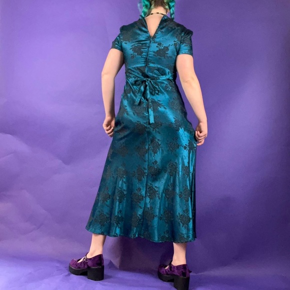 ❌SOLD❌ 90’s Vintage whimsigoth maxi dress size medium - Picture 4 of 4